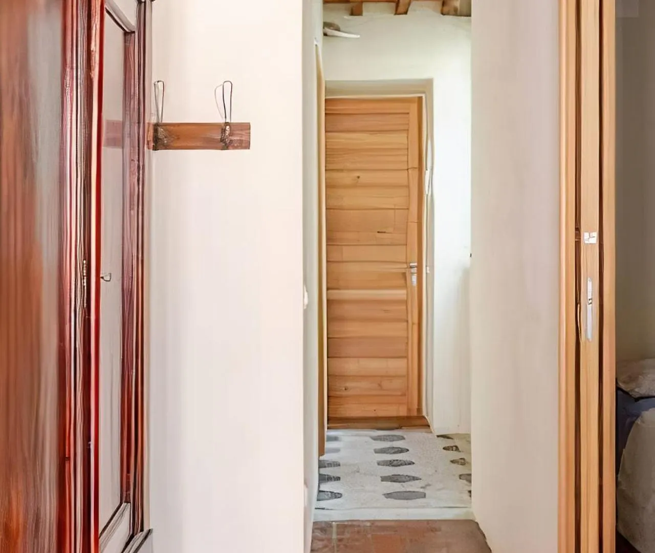 The Living Gallery Pietrasanta 0*,